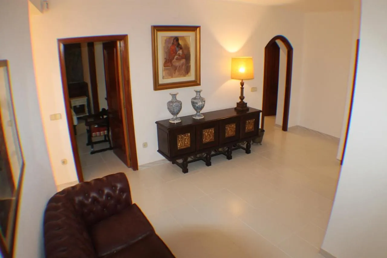 Agi Villa Cibeles Roses